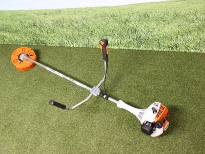 Триммер бензиновый STIHL FS 55 (1 л.с.; Леска/Нож; Прямая) прокат